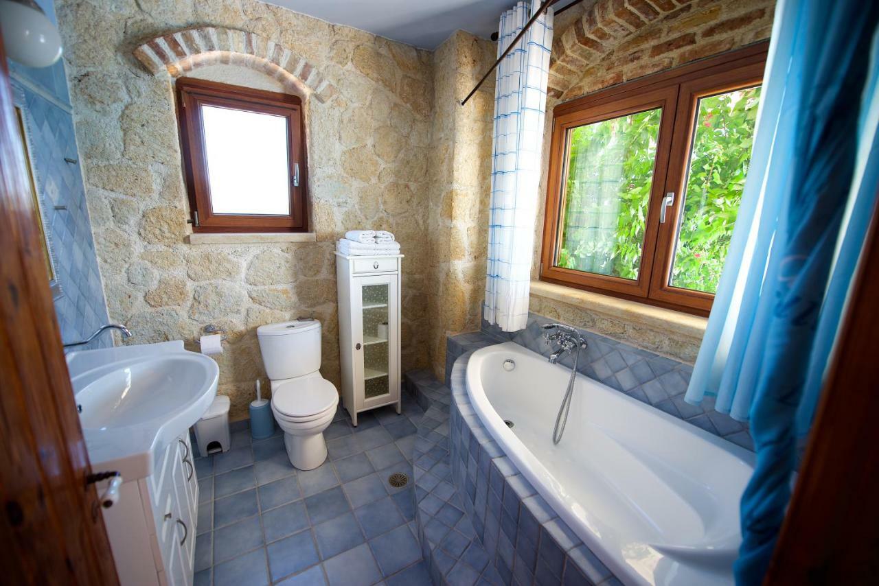 Villa Petrino Halikounas Bagian luar foto