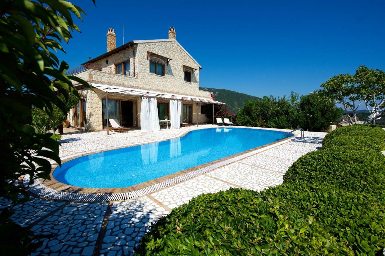 Villa Petrino Halikounas Bagian luar foto