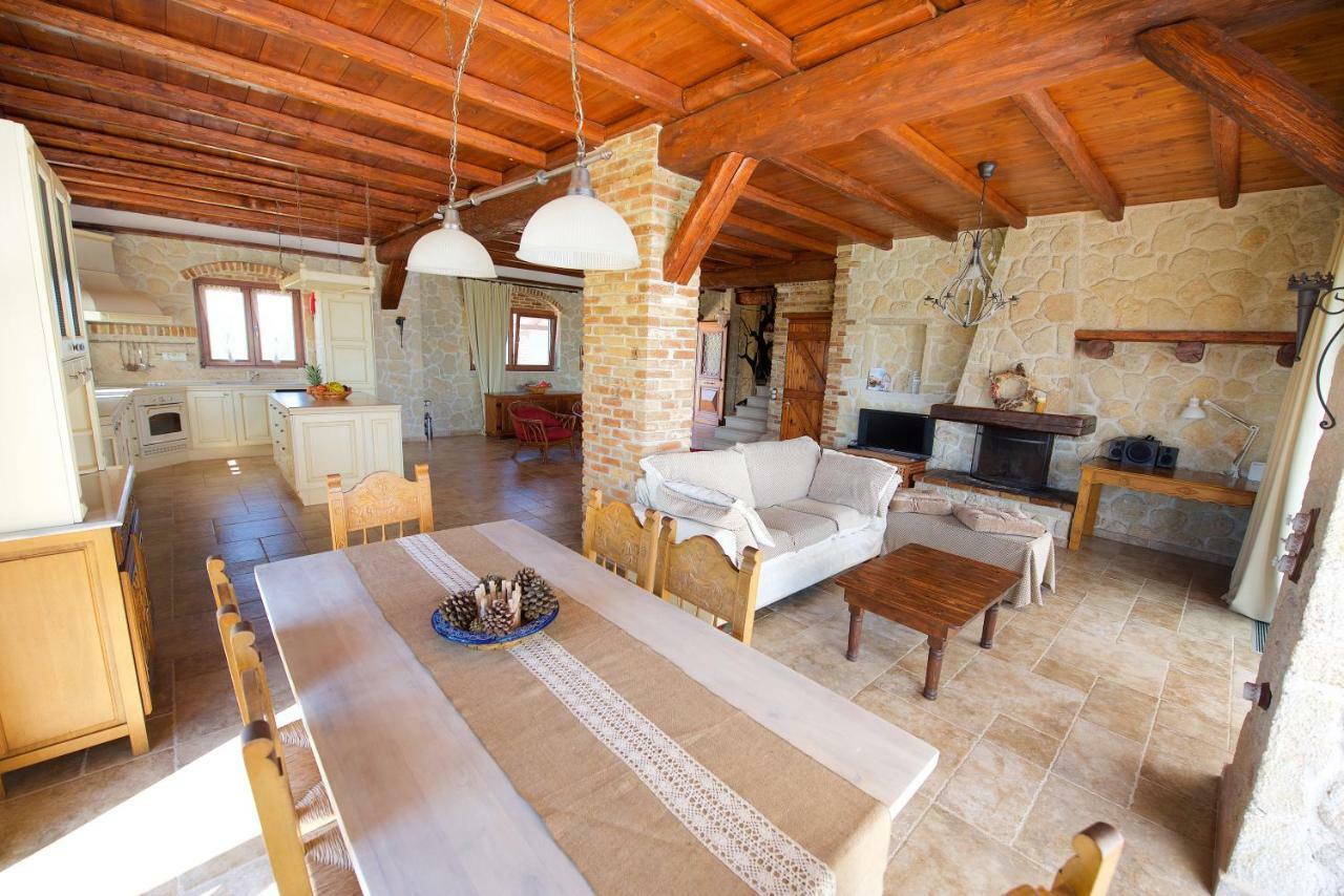 Villa Petrino Halikounas Bagian luar foto