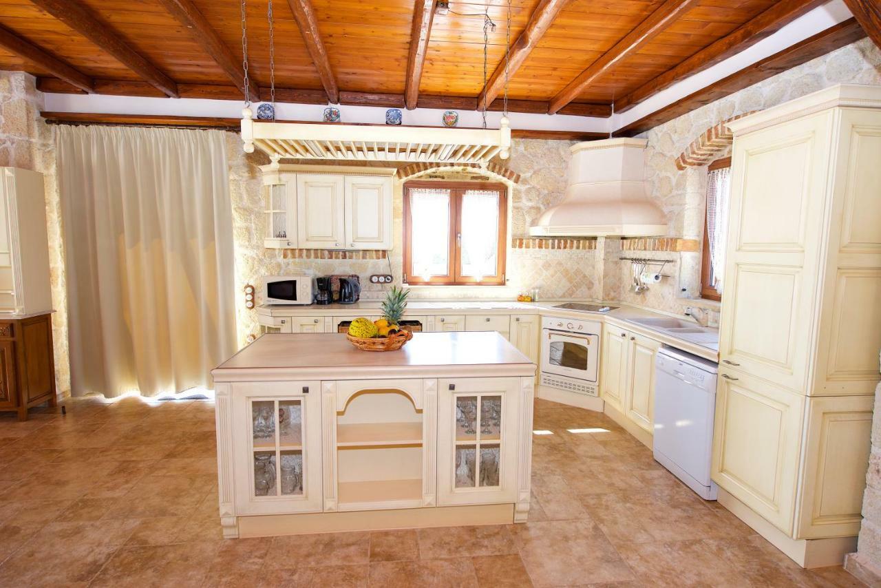 Villa Petrino Halikounas Bagian luar foto