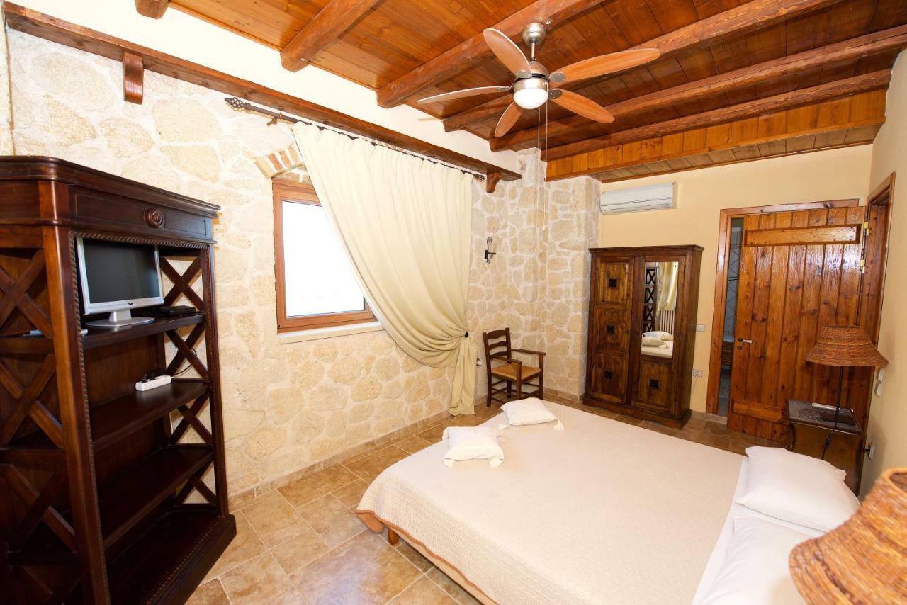 Villa Petrino Halikounas Bagian luar foto